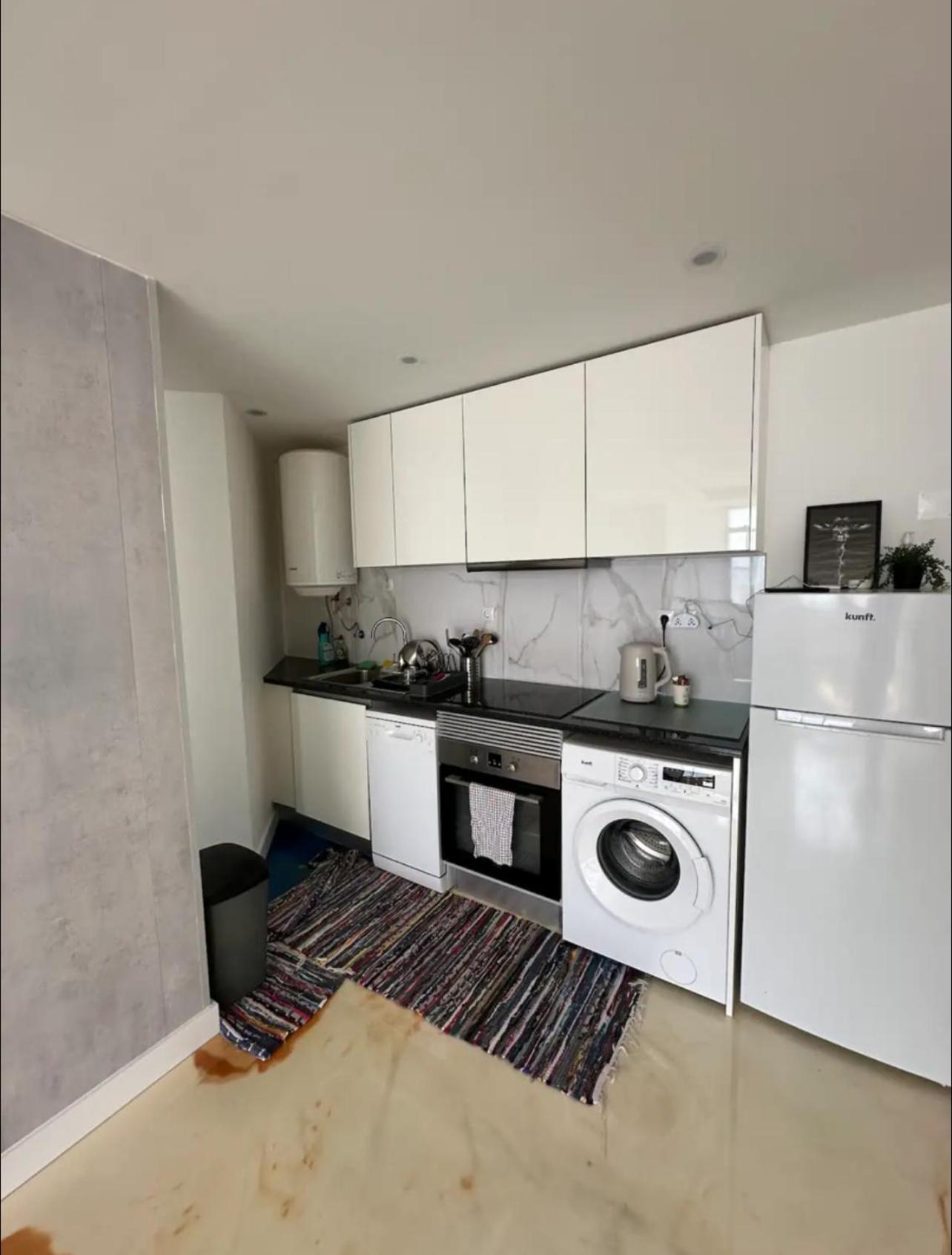Sea View Apartment & 4 Minutes Walk To The Beach Paco de Arcos Luaran gambar